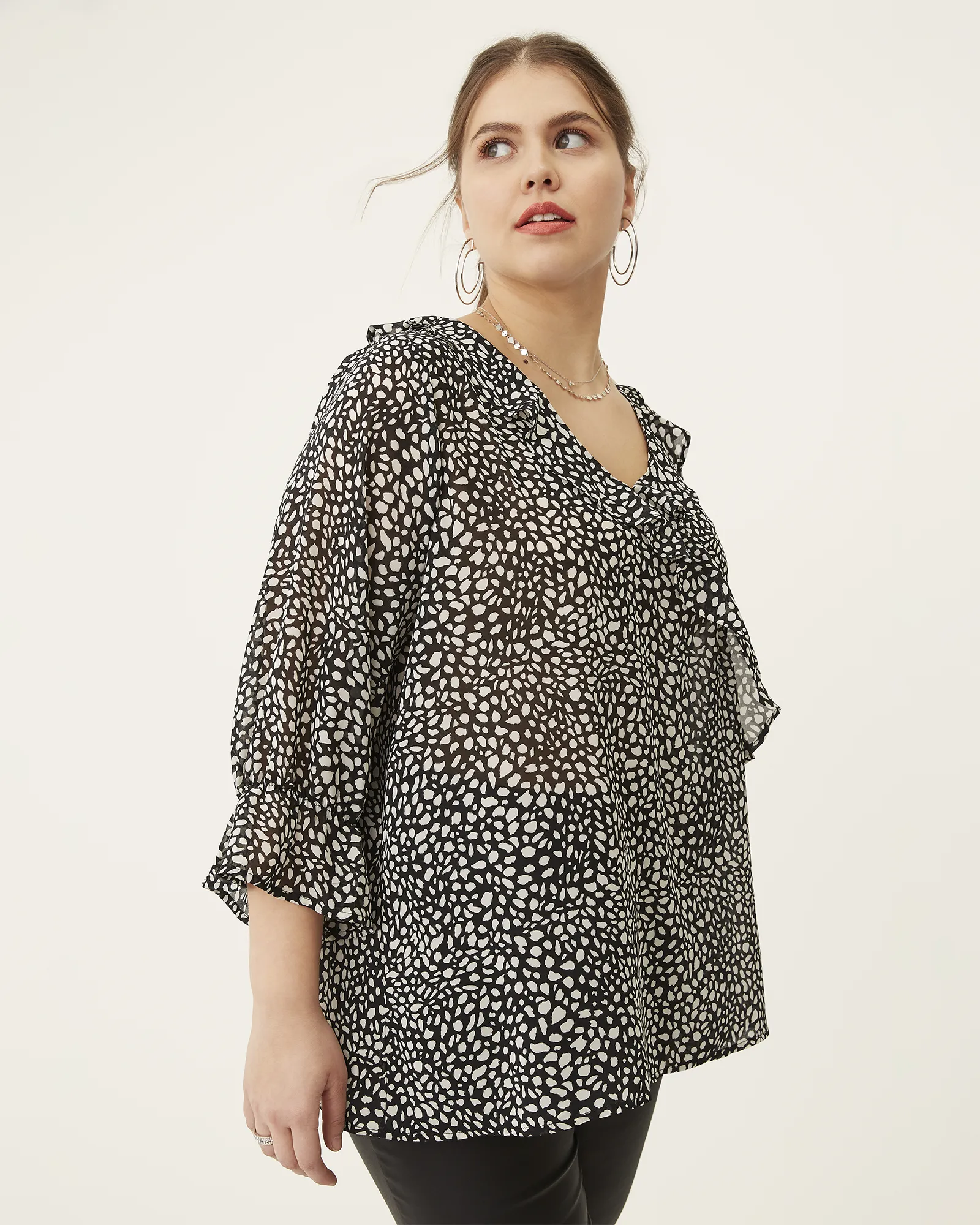 Catherine Ruffled Chiffon Blouse | White / Black